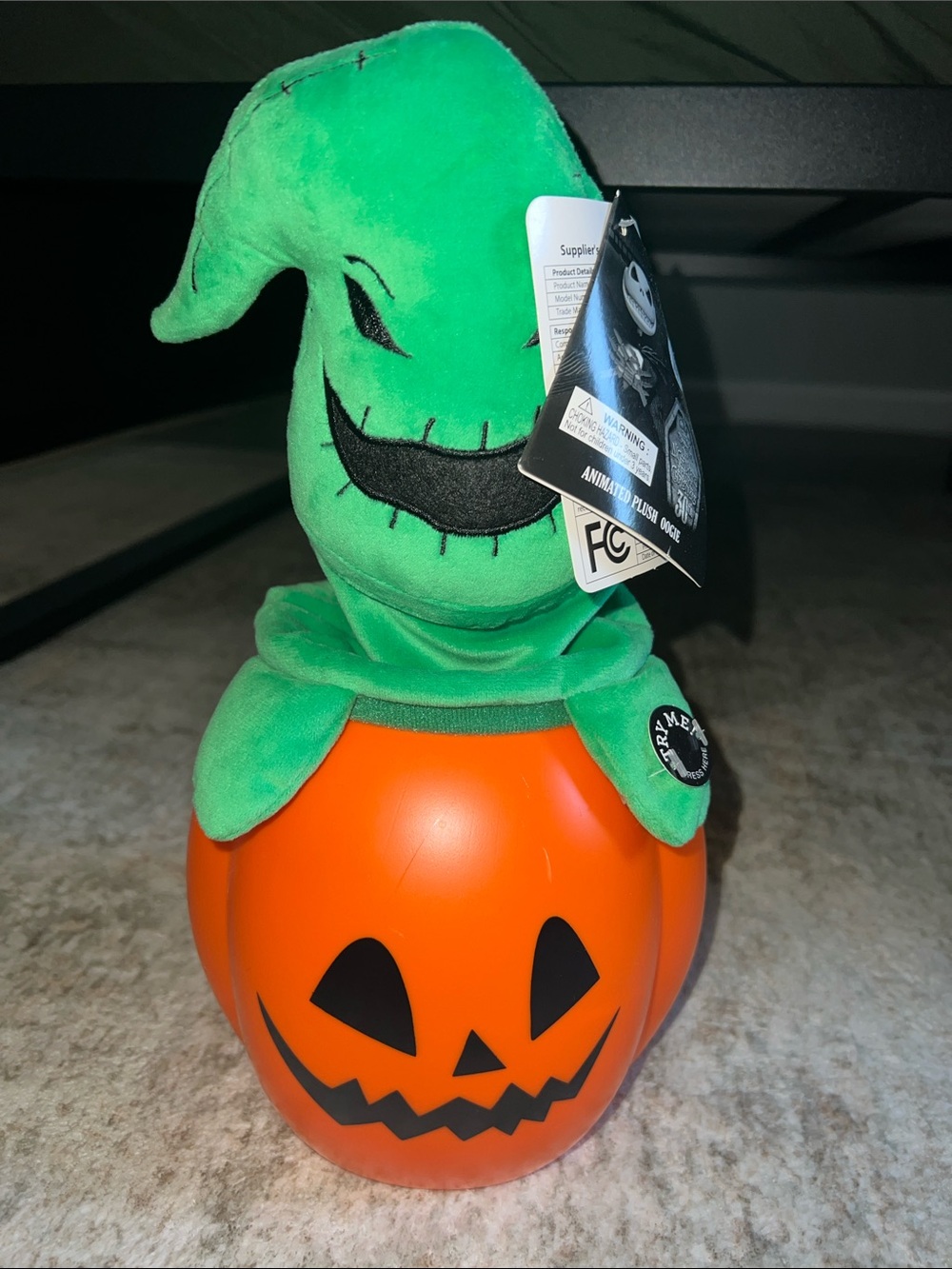 Topps Oogie Boogie Plush-Topped Pumpkin Candy Pail - Green & Orange